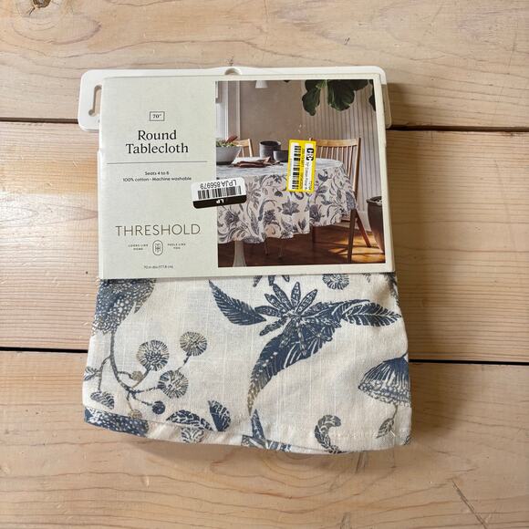 Threshold NWT 70" Round Blue Floral Tablecloth 100% Cotton - Picture 4 of 6